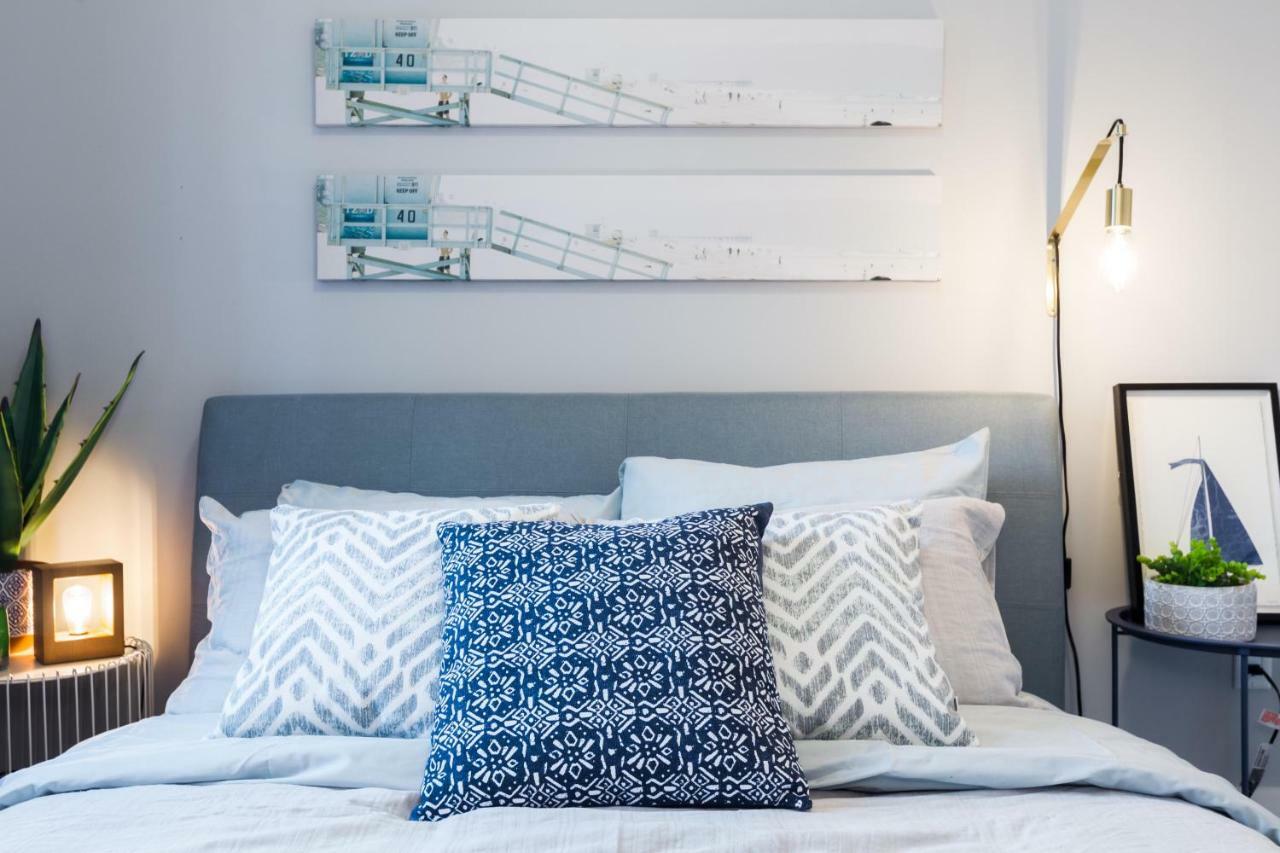 Contemporary Farmhouse Haven: Extended Stay with Modern Comforts Edmonton Exterior photo